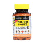 Suplemento dietético Vitatrum Complete de Mason Natural, presentado en un frasco de 150 tabletas. Contiene 26 nutrientes esenciales que apoyan funciones vitales del cuerpo. Ideal para mantener una salud óptima y complementar la dieta diaria.