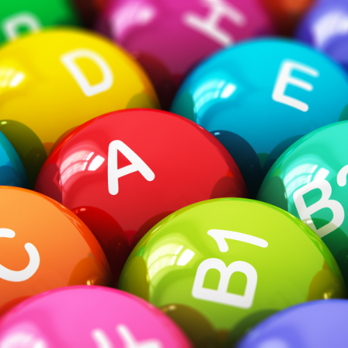 Imagen colorida de esferas brillantes con letras y números, incluyendo A, B1, C, D, E y H. Estas esferas representan un juego educativo que fomenta el aprendizaje de letras y números, ideal para niños en edad preescolar y primaria. La variedad de colores atractivos estimula el interés visual y la curiosidad, haciendo que el aprendizaje sea divertido y dinámico.