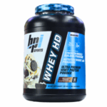 Envase de proteína de suero HPI Sports Whey HD, diseñado para programas de nutrición y aumento de masa muscular. Contiene 25 gramos de proteína por porción y 50 porciones por envase. Ideal para deportistas y quienes buscan mejorar su rendimiento físico.