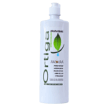 Botella de acondicionador Ortiga de Aromamá, formulado para proteger, hidratar y suavizar el cabello. Este producto destaca por sus ingredientes naturales que aportan brillo y frescura, ideal para todo tipo de cabellos. Su presentación de 300 ml es perfecta para un uso prolongado.