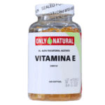 Botella de vitamina E de 1000 UI, que contiene 100 cápsulas blandas. Producto de la marca Only Natural, elaborado con DL-alfa tocoferol acetato, conocido por sus propiedades antioxidantes y beneficios para la piel y el sistema inmunológico. Ideal para quienes buscan complementar su dieta con un suplemento natural.