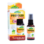 Spray de propóleo y equinácea de Green Life, presentado en un envase de 30 ml. Este producto natural está diseñado para apoyar el sistema inmunológico y aliviar molestias en la garganta. La imagen muestra el frasco junto a su caja, destacando sus beneficios y el contenido. Ideal para quienes buscan opciones saludables y efectivas.
