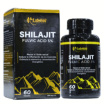 Suplemento Shilajit de Labmac, con ácido fúlvico al 5%, disponible en frascos de 60 cápsulas. Este producto está diseñado para mejorar el libido sexual, reducir la inflamación muscular y estimular la memoria y la concentración. Ideal para quienes buscan un impulso energético y bienestar general. Perfecto para complementar una dieta activa y saludable.
