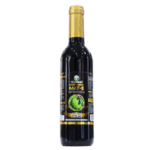Botella de 375 ml de aceite de yerba mate, con etiqueta en colores negro y dorado. Este producto destaca por sus propiedades antioxidantes y energizantes, ideal para preparar infusiones o como complemento en la cocina. Perfecto para quienes buscan alternativas saludables y naturales.