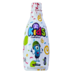 Botella de bebida probiótica para niños, marca VITA PRO KIDS. Presenta un diseño colorido y atractivo, con un personaje divertido en la etiqueta que capta la atención de los más pequeños. Este producto está formulado para apoyar la salud intestinal y el sistema inmunológico de los niños, con un sabor a Tutti Frutti. Ideal para incorporar en la dieta diaria de los niños, promoviendo hábitos saludables desde temprana edad. Contenido neto de 200 ml.