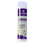 Rinse regenerador natural de Consuelda, diseñado para nutrir y revitalizar el cabello. Este acondicionador contiene ingredientes naturales que ayudan a fortalecer y mantener la hidratación del cabello, mejorando su apariencia y textura. Ideal para todo tipo de cabellos, especialmente aquellos que requieren un tratamiento reparador. Su fórmula antienvejecimiento contribuye a un cabello más saludable y brillante. Perfecto para el uso diario en tu rutina de cuidado capilar.