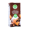 Bebida de almendra sabor chocolate en envase de cartón de 1 litro. Producto sin lactosa, ideal para veganos y personas con intolerancia a la leche. Contiene ingredientes naturales y está enriquecido con nutrientes. Perfecta para disfrutar sola, en batidos o como complemento en recetas.