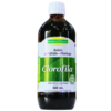 Botella de 500 ml de bebida de clorofila de alfalfa y moringa de Nature's Garden. Este producto natural es ideal para mejorar la salud y el bienestar, proporcionando beneficios nutricionales y energéticos. La clorofila es reconocida por sus propiedades desintoxicantes y su capacidad para favorecer la digestión. Perfecta para incluir en smoothies o como complemento alimenticio.