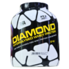 Envase de proteína de suero hidrolizada Diamond de 2 kg, con 22 g de proteína por porción. Esta proteína es ideal para deportistas que buscan una recuperación muscular rápida y efectiva. Su fórmula concentrada está diseñada para maximizar la absorción y mejorar el rendimiento físico. Perfecta para mezclar en batidos o como complemento alimenticio en dietas de entrenamiento.