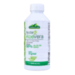 Botella de néctar de aloe vera de 1000 ml de la marca Green Life. Contiene 55% de aloe vera, elaborado con gel y pulpa. Sabor original, ideal para disfrutar de sus propiedades nutritivas y beneficios para la salud. Perfecto para incluir en batidos, jugos o consumir solo.