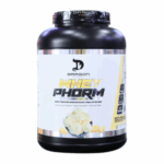 Envase de proteína en polvo Whey Phorm de Dragon, diseñado para mejorar el rendimiento físico y favorecer el desarrollo muscular. Este producto destaca por su combinación de ingredientes de alta calidad, ideal para deportistas y entusiastas del fitness. Su presentación incluye un diseño moderno y atractivo, con información clara sobre su contenido y beneficios nutricionales. Perfecto para añadir a batidos o recetas saludables.