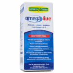 Suplemento Omega Live de Nature's Garden en presentación de 40 cápsulas, que combina omega 3, 6 y 9 de pescado, linaza y borraja. Indicado para prevenir arteriosclerosis, infartos y embolias, mejora la función pulmonar y ayuda a reducir la presión sanguínea. También contribuye a mantener niveles saludables de colesterol y triglicéridos, y mejora la viscosidad de la sangre. Ideal para quienes buscan un apoyo en la salud cardiovascular