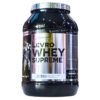 Envase de Levro Whey Supreme de 1 kg, proteína en polvo de suero de leche, ideal para aumentar la masa muscular y mejorar la recuperación post-entrenamiento. Presenta un diseño moderno y atractivo, con información clara sobre su contenido nutricional y beneficios. Perfecto para deportistas y aficionados al fitness que buscan un suplemento de alta calidad para complementar su dieta.