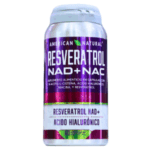 Suplemento alimenticio Resveratrol NAD+ NAC de American Natural, presentado en frasco de 60 cápsulas. Contiene ingredientes como N-acetilcisteína, ácido hialurónico, niacina y resveratrol, diseñado para mejorar la salud celular y promover el bienestar general. Ideal para quienes buscan antioxidantes y apoyo en la función celular.