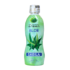 Botella de jugo de sábila Esencial Green, con un diseño fresco y atractivo. Contiene aloe vera, conocido por sus propiedades hidratantes y beneficiosas para la piel. Presentación de 500 ml, ideal para el cuidado personal y la salud. Perfecto para aquellos que buscan un producto natural y refrescante.