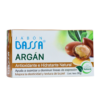 Jabón Bassa Argán en presentación de 90 gramos, formulado con extractos naturales. Este jabón antioxidante y hidratante ayuda a suavizar y disminuir líneas de expresión, mejorando la elasticidad y textura de la piel. Ideal para el cuidado facial y corporal, promoviendo una piel más saludable y radiante.