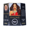 Caja de henna hindú negra de 80 g, ideal para teñir el cabello de manera natural. Presenta un diseño atractivo con una imagen de mujer luciendo joyería tradicional. Incluye instrucciones de uso en el interior y está importada, garantizando calidad. Perfecta para quienes buscan un producto orgánico y libre de químicos para el cuidado del cabello.