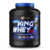Envase de proteína en polvo King Whey XXL de edición limitada, con 35 gramos de proteína por porción y 40 porciones por envase. Ideal para quienes buscan aumentar su masa muscular y mejorar su rendimiento físico. Diseño moderno y atractivo, perfecto para complementar una dieta equilibrada y un estilo de vida activo.