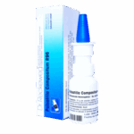 Frasco de Pulsatilla Compositum R96 de Dr. Reckeweg, un medicamento homeopático en presentación de spray nasal. El envase incluye instrucciones y detalles del producto, diseñado para aliviar síntomas de diversas afecciones. Ideal para quienes buscan alternativas naturales en su tratamiento.