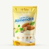 Paquete de leche de almendra sabor vainilla de la marca Ariadne, con un contenido neto de 400 gramos. Ideal para quienes buscan una alternativa vegetal a la leche, rica en nutrientes como la vitamina B9. Presenta un diseño atractivo y moderno, destacando sus ingredientes naturales y beneficios para la salud. Perfecta para añadir a batidos, postres y recetas diarias.